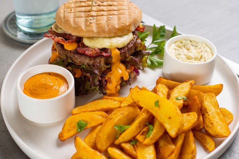Burger mit Speck