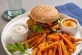 GARDEN GOURMET® Sensational™ Burger mit THOMY Burger Sauce
